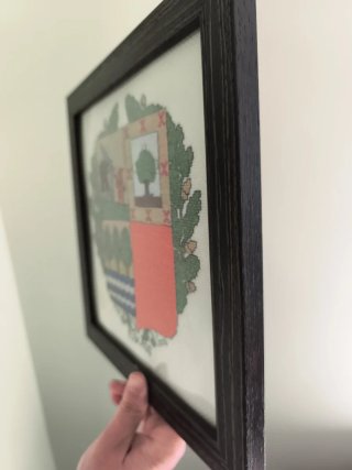 Cuadro bordado punto de cruz Euskadi enmarcado.