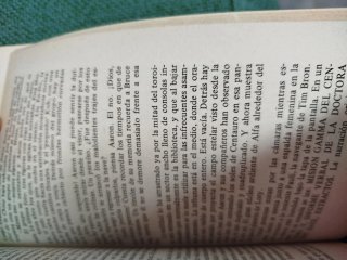 Antiguo libro cantos estelares viajero primate