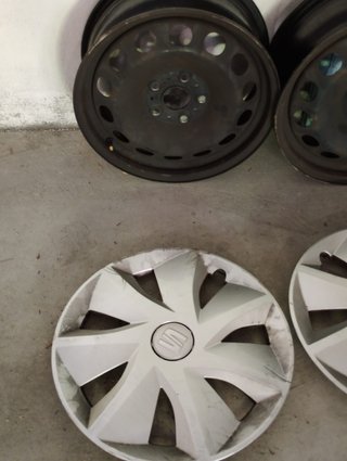 Llantas VAG Hierro Buen Estado R16