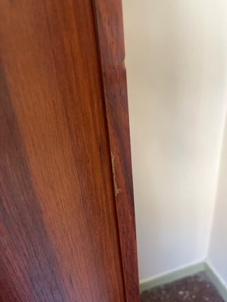 Armario grande de madera con espejos