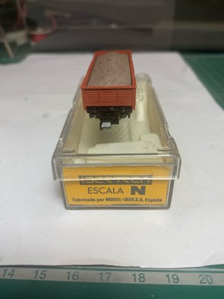 Ibertren N ref 325 vagón tolva con grava