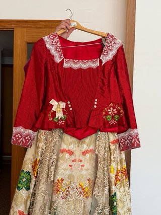 Traje de Fallera Beige y Multicolor