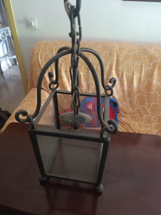 Farol de hierro y cristal