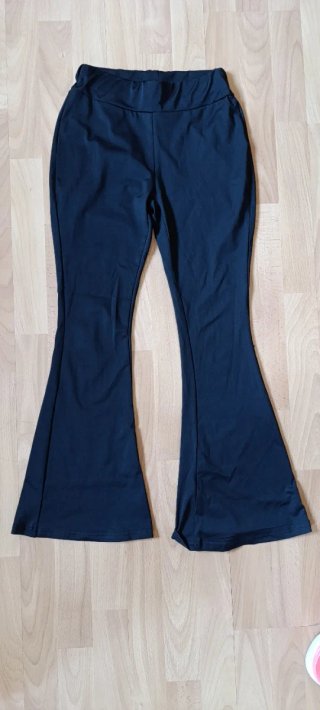 Pantalones acampanados negros