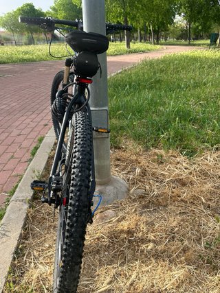 Bicicleta Montaña Devron 27.5” en muy buen estado.