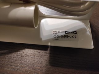 Iluminación de vitrina de IKea
