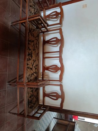 Sofá antiguo y 2 sillones de madera