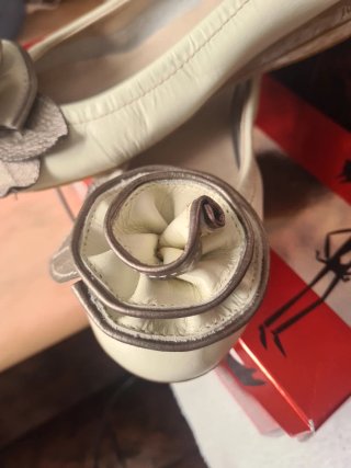 Manoletinas Piel Jose Saenz Color leche