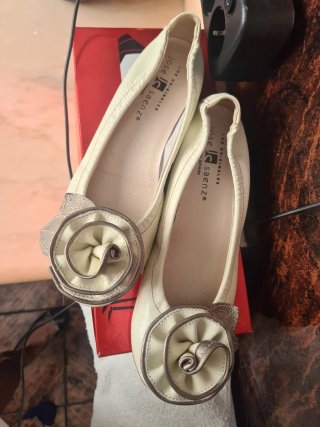 Manoletinas Piel Jose Saenz Color leche