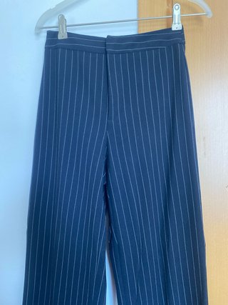 Pantalón raya diplomática azul Stradivarius