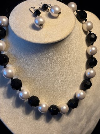 Conjunto Collar y Pendientes Perlas