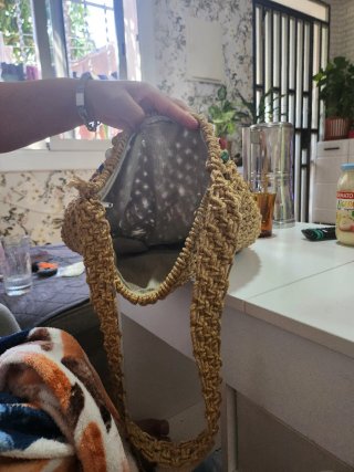 Bolso tejido a mano con abalorios