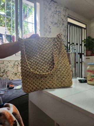 Bolso tejido a mano con abalorios