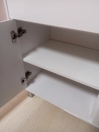 Cómoda blanca moderna