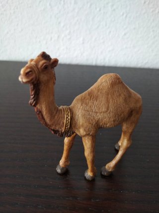 Figura de camello decorativa