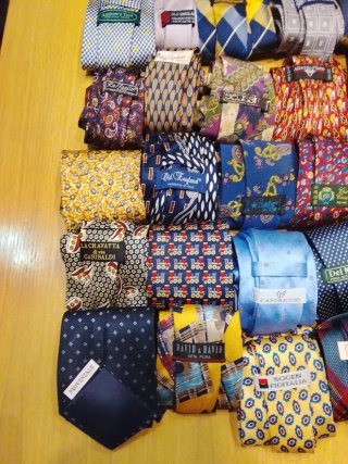 H) 25 cravatte top brand