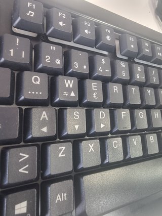 Teclado Gaming NETWAY Retroiluminado RGB