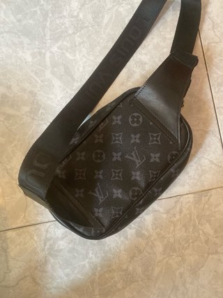 Riñonera Louis Vuitton Negra Monogram