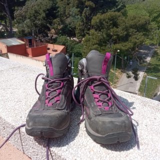 Botas de montaña. Quechua. Waterproof