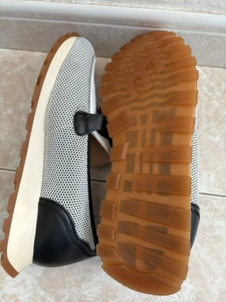 Zapatillas Hispanitas Blancas y Negras