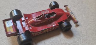 Ferrari 312 T4 Pilen 1:64