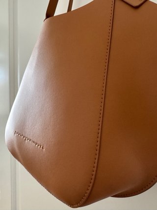 Bolso de piel marrón