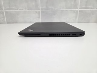 Portatil Lenovo T490s i5 / 8GB RAM / 500GB NVMe