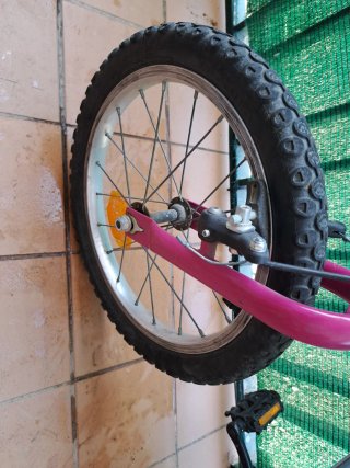 Bicicleta infantil azul y rosa