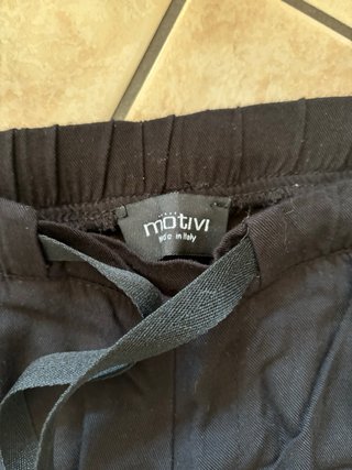 Jogger Motivi nero in tessuto fluido - Taglia S