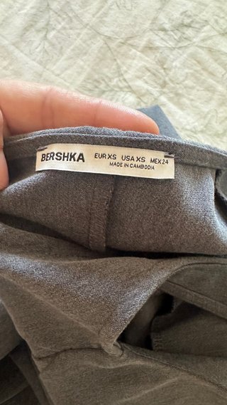 Vestido Bershka gris tirantes anchos