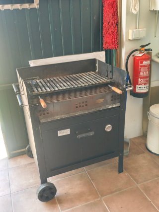 Barbacoa de carbón Velway poco uso