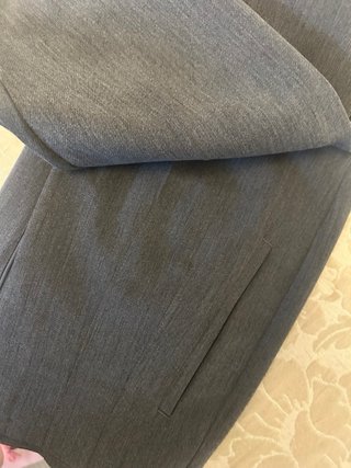 Pantalón de vestir gris con pinzas talla M