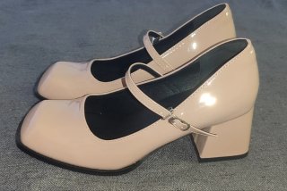 Merceditas charol beige talla 38