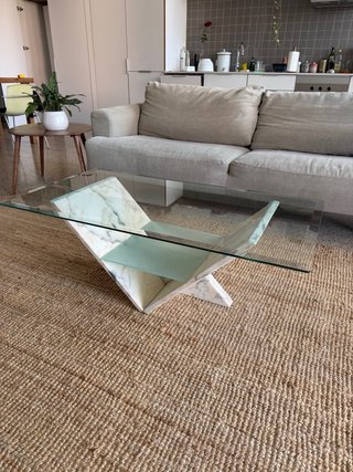 Mesa centro mármol y cristal diseño moderno