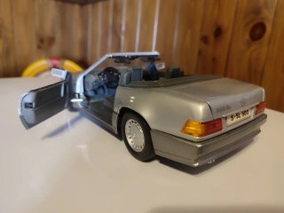 Mercedes 500SL 1/18 Convertible