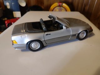 Mercedes 500SL 1/18 Convertible