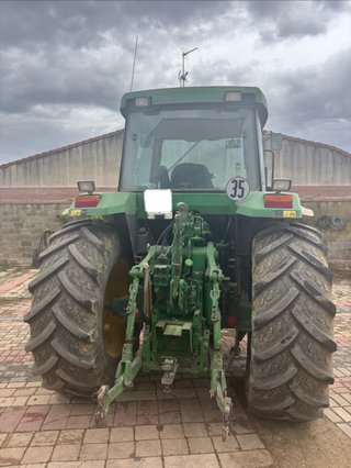 Tractor John Deere 7600