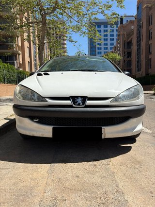 Peugeot 206/ año 2005 Precio negociable!!!