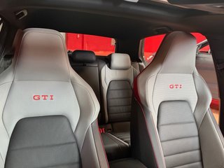 Volkswagen Golf 2025