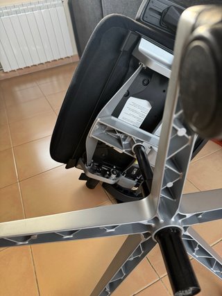 Silla de oficina ergonómica y regulable