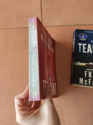 Tenant, the teacher y one by one Freida McFadden
