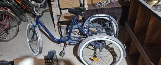 Bicicleta de 3 ruedas azul