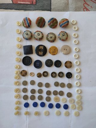 Lote de botones antiguos variados