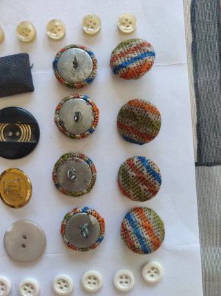 Lote de botones antiguos variados