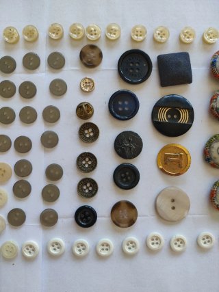 Lote de botones antiguos variados