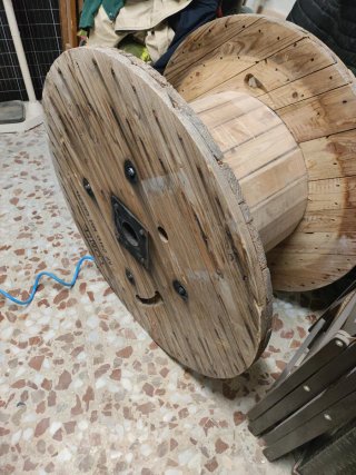 Bobina de madera grande