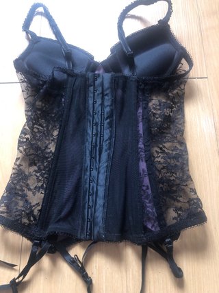 Lote Corsé y Sujetador Morado y Negro