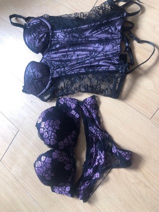 Lote Corsé y Sujetador Morado y Negro