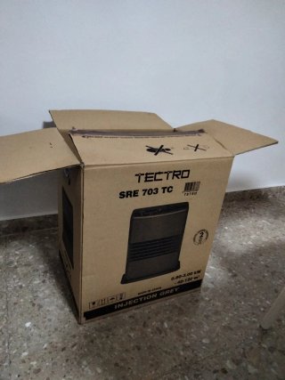 Estufa de parafina negra y gris