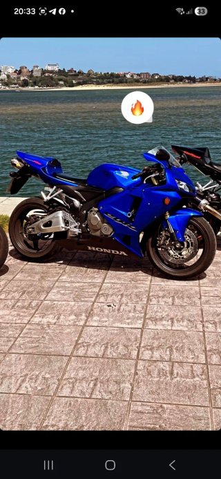 Honda CBR 600 RR Azul